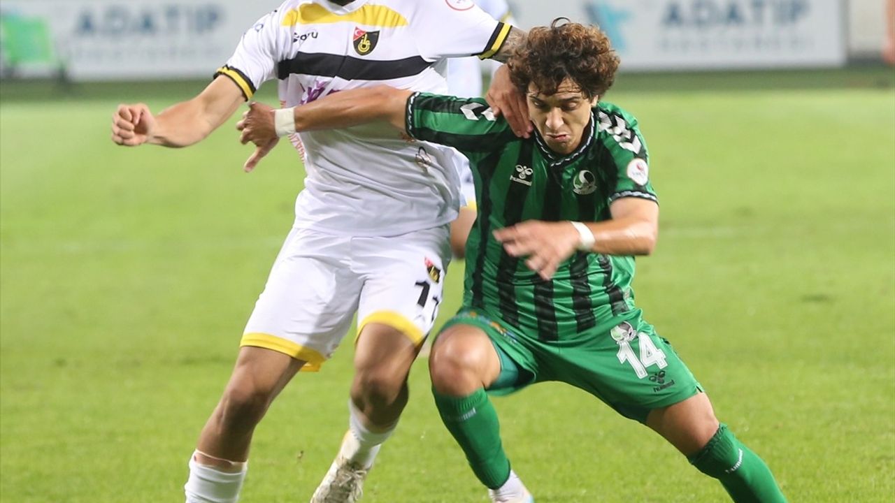 Sakaryaspor, Uğur Okulları İstanbulspor'u 3-1 Mağlup Etti