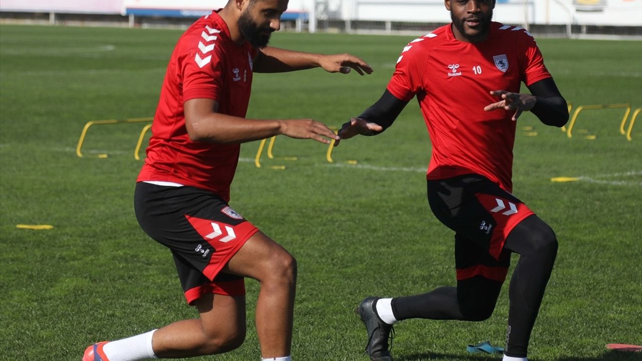 Samsunspor Kaptanı Zeki Yavru: Ligi Güvenli Bir Yerde Bitirmek Önceliğimiz