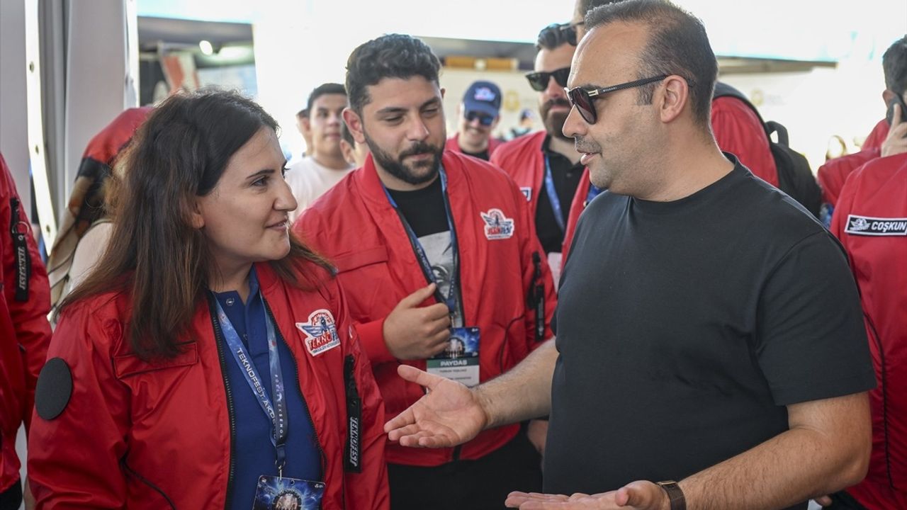 Sanayi ve Teknoloji Bakanı Kacır'dan Anadolu Ajansı Ziyareti