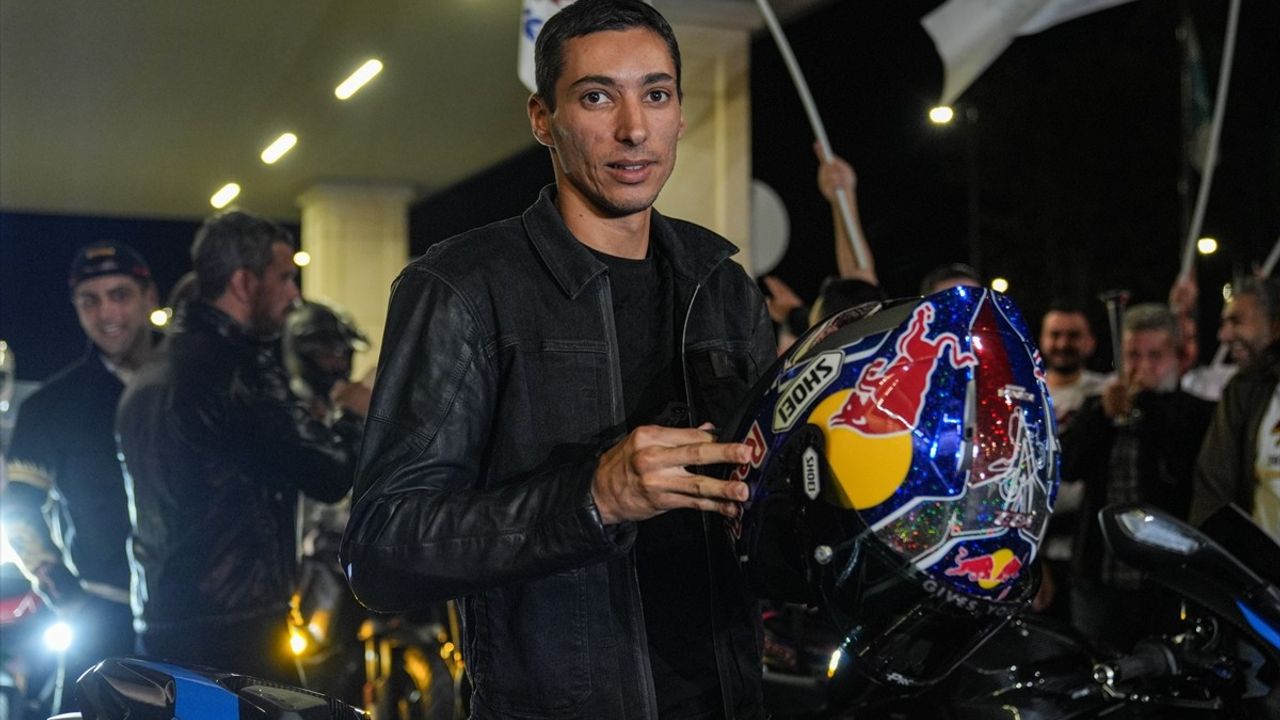 Toprak Razgatlıoğlu, 2024 Dünya Superbike Şampiyonu Olarak Yurda Döndü