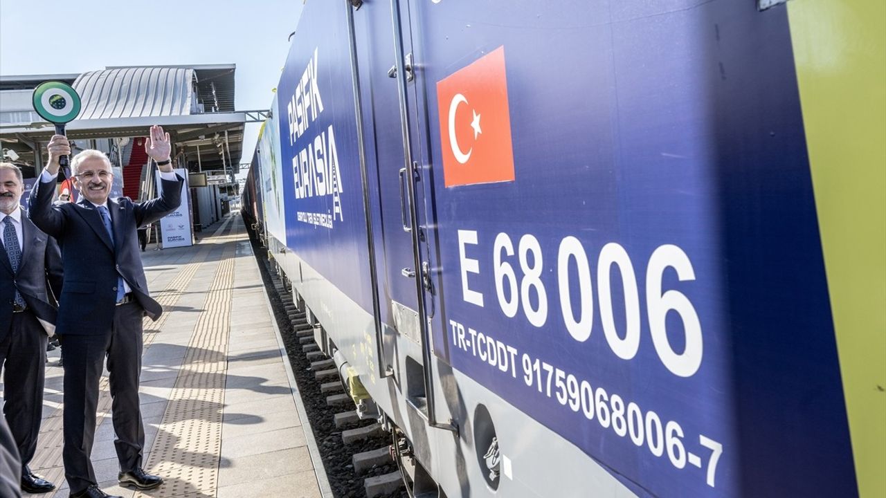 Türkiye'nin İlk Özel Uluslararası Yük Treni Seferlerine Başladı