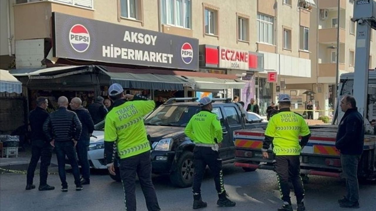 Üsküdar'da Polis Memuruna Çekiçli Saldırı