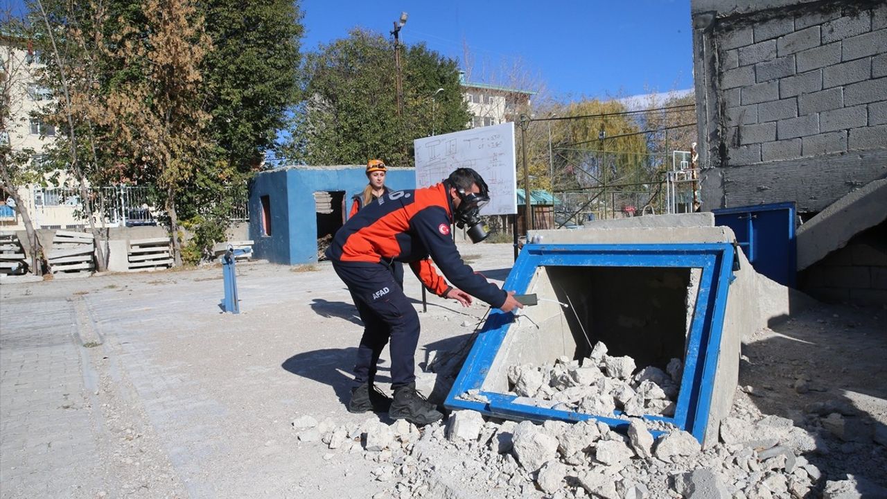 Van'da 13. Yılda Arama Kurtarma Tatbikatı Gerçekleştirildi