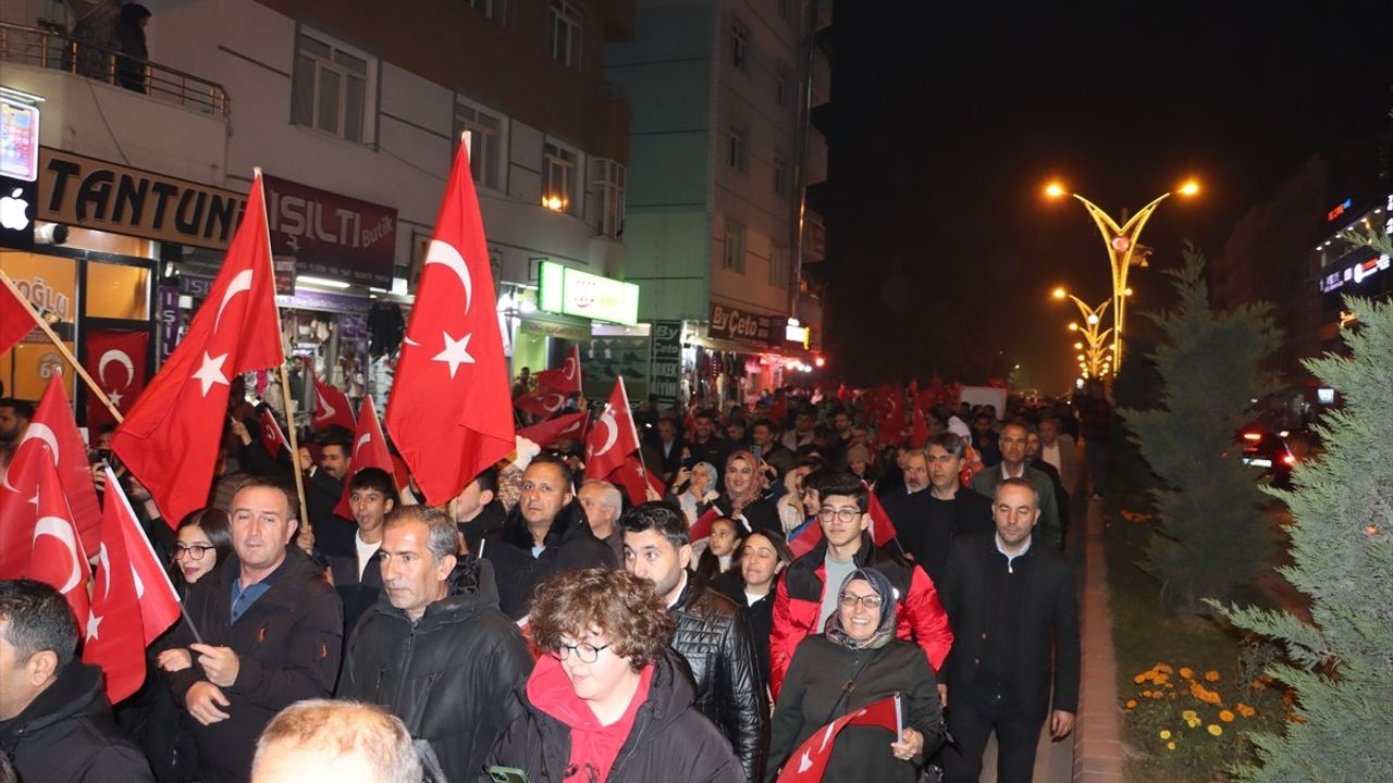 Van'da 29 Ekim Cumhuriyet Bayramı Coşkuyla Kutlandı