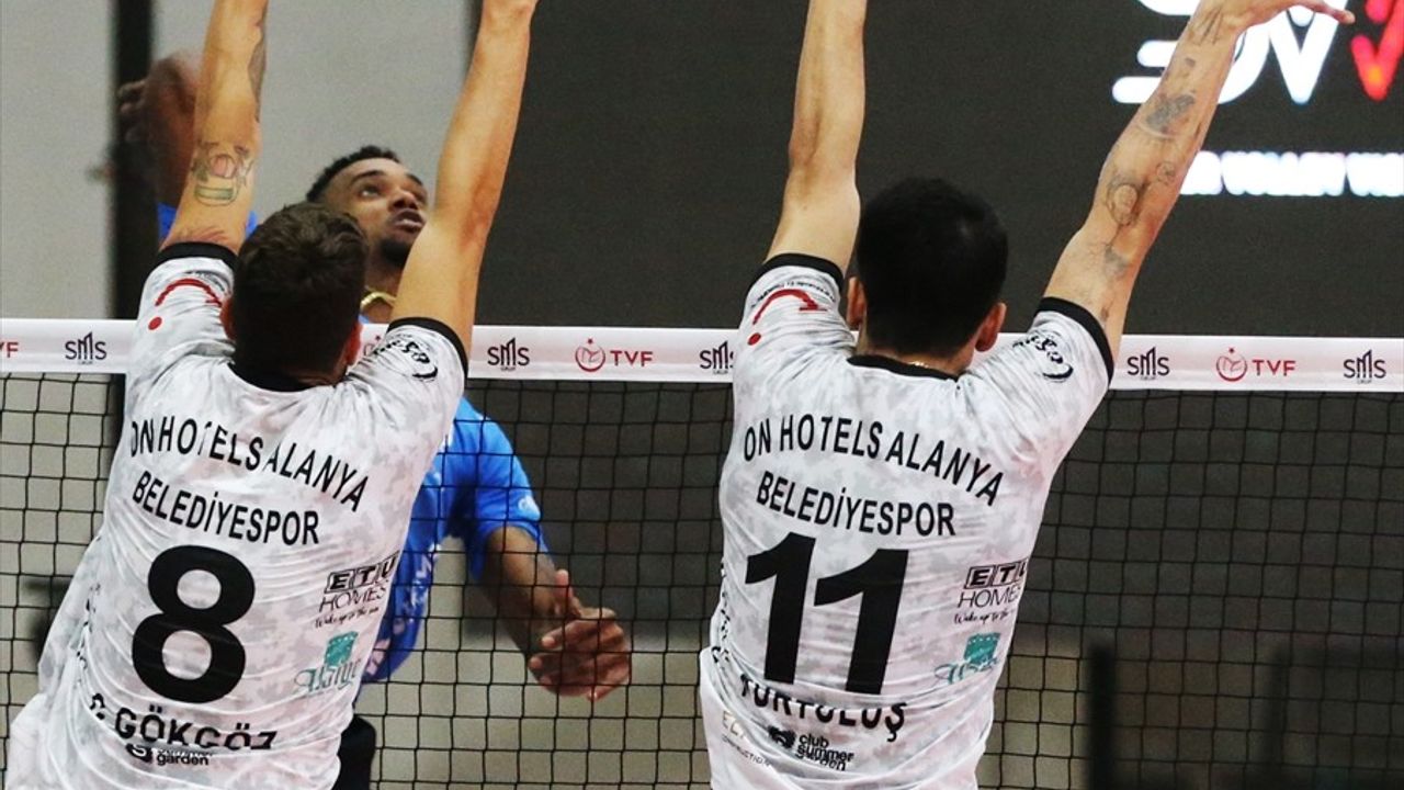 Voleybolda Zorlu Mücadele: ON Hotels Alanya Belediyespor, Altekma'yı 3-2 Geçti