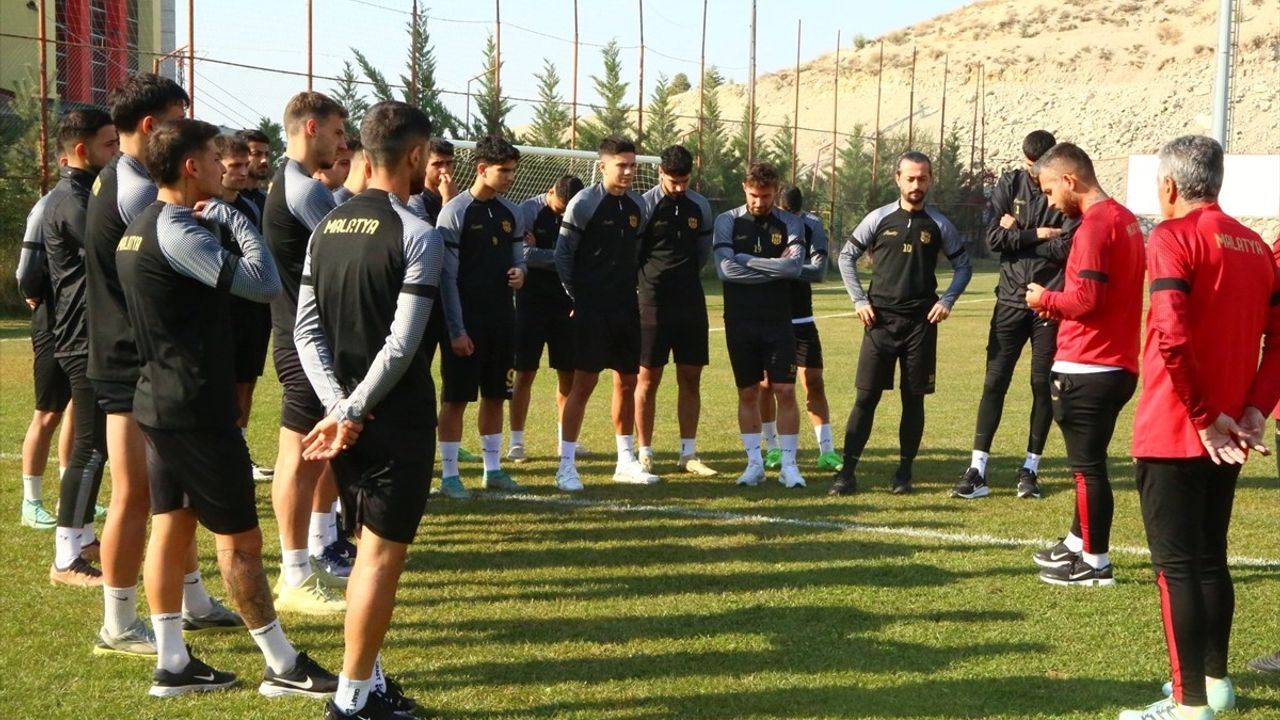 Yeni Malatyaspor Sakaryaspor Maçına Hazırlanıyor