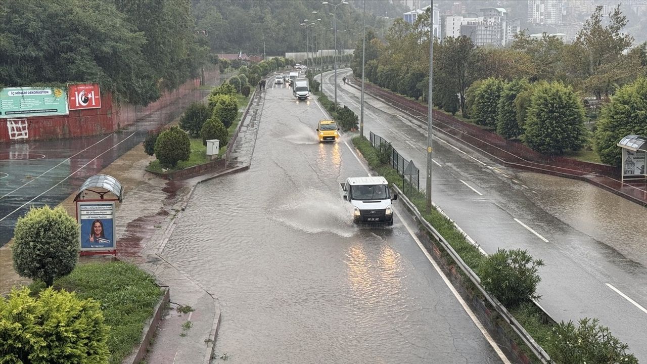 Zonguldak Valisi Hacıbektaşoğlu'ndan Kuvvetli Yağış Açıklaması