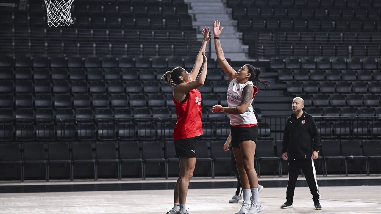 A Milli Kadın Basketbol Takımı'ndan Taraftara Davet