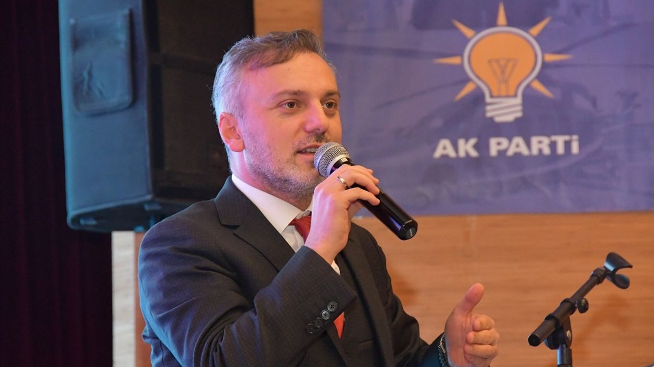 AK Parti Genel Başkan Yardımcısı Kandemir, Gümüşhane Kongresi'nde Türkiye Yüzyılı Vurgusu Yaptı