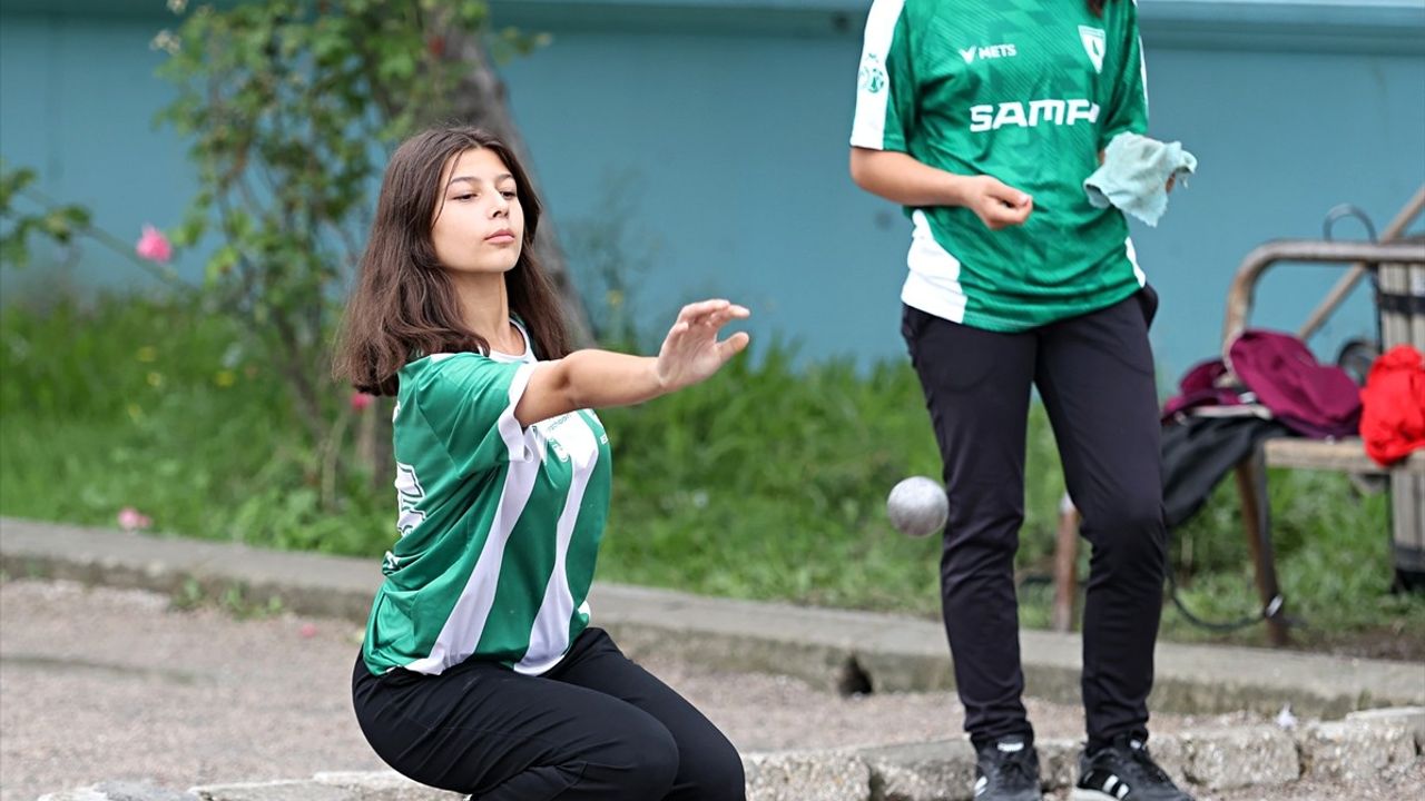 Alaçam Anadolu Lisesi'nden Milli Takıma 26 Sporcu Gönderildi