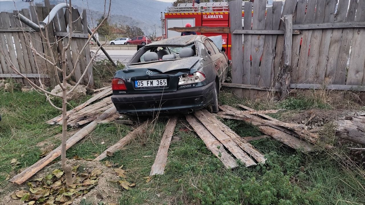 Amasya'da Otomobil Devrildi: 4 Yaralı