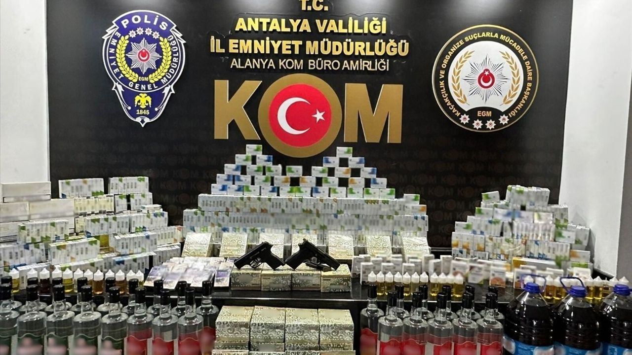 Antalya'da Kaçakçılık Operasyonu: 11 Gözaltı