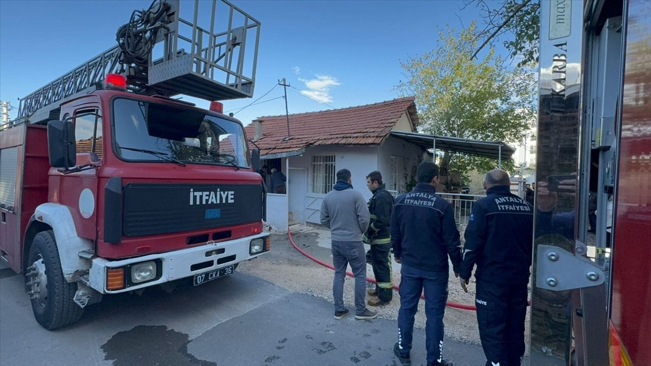 Antalya'daki Yangın Korku Dolu Anlar Yaşattı