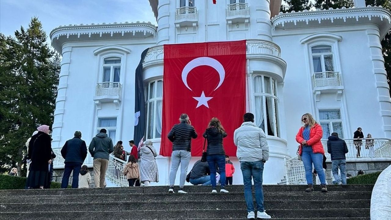 Atatürk Köşkü'nde 10 Kasım Coşkusu