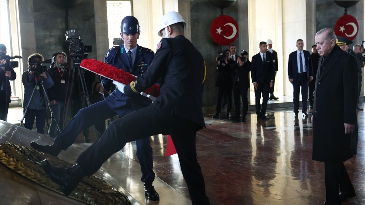 Atatürk'ü Anıtkabir'de Anma Töreni