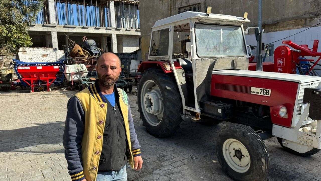 Aydın'da Park Halindeki Traktör Hırsızlığı Güvenlik Kamerasında