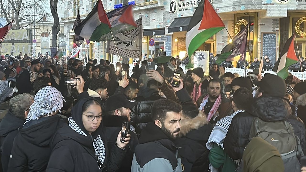 Berlin'de Filistin'e Destek Gösterisi: Gözaltılar