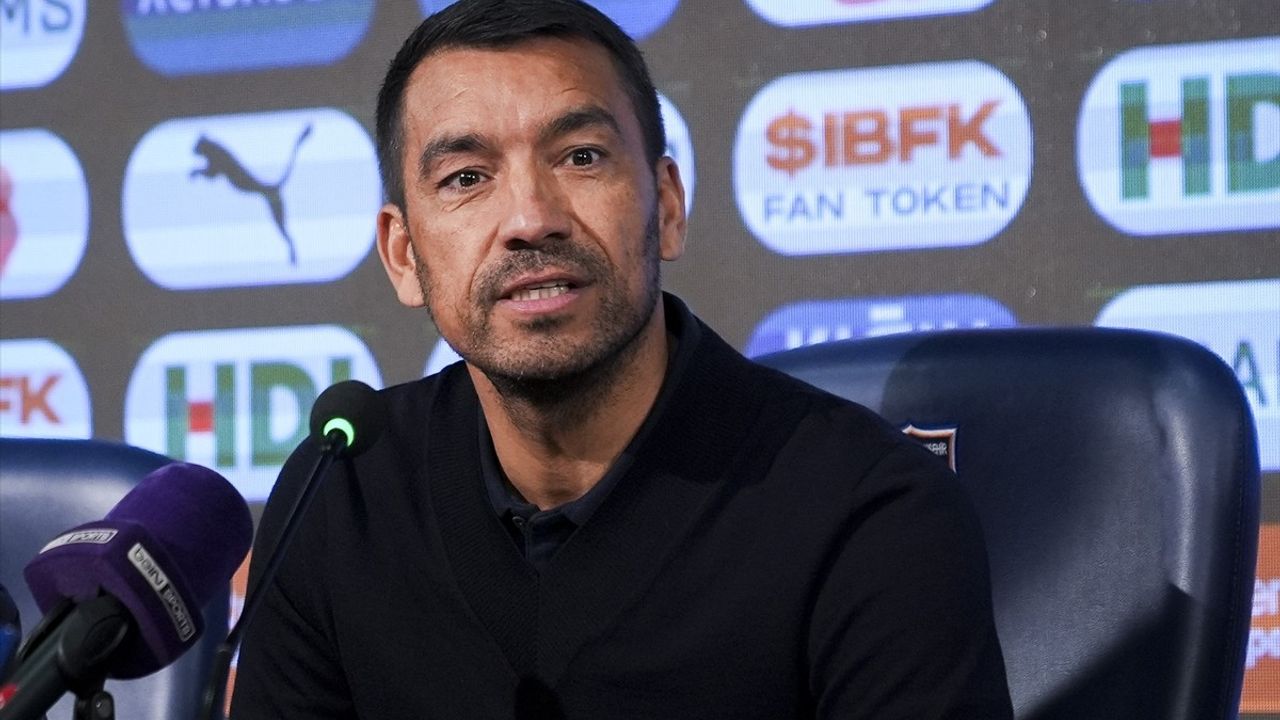 Beşiktaş Teknik Direktörü Giovanni van Bronckhorst'tan Açıklamalar