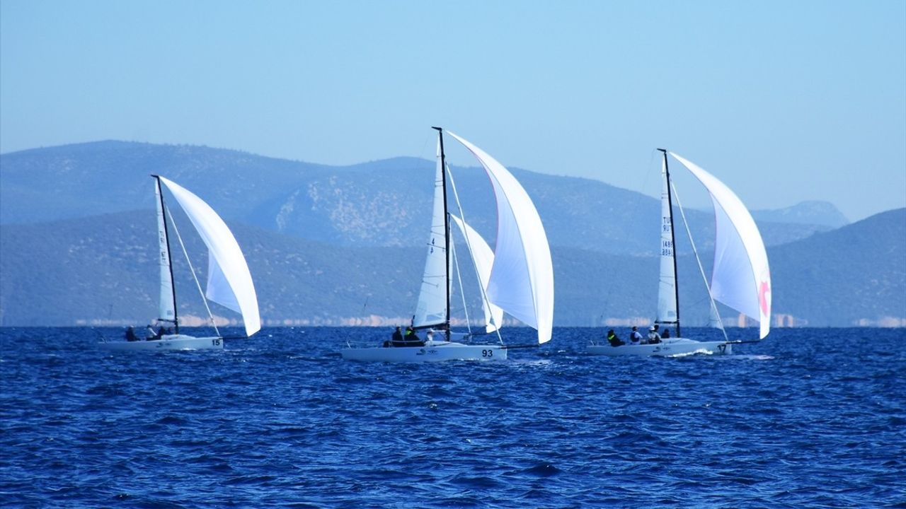 Bodrum'da Kuşak ve Yol Uluslararası Yelken Yarışları Başladı