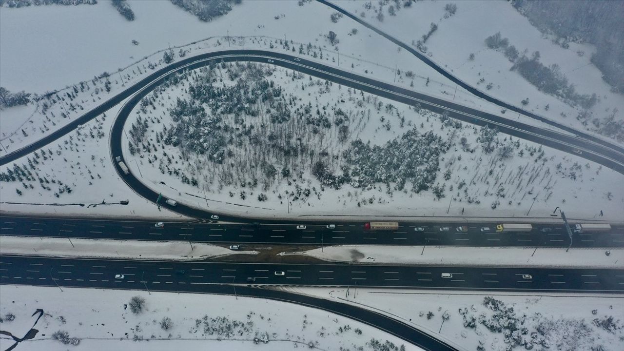 Bolu Dağı Tüneli'nde Kar Temizleme Çalışması Nedeniyle Ulaşım Kapatılacak