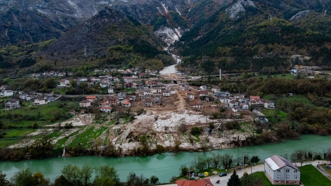 Bosna Hersek'te Sel Felaketi Sonrası Hasar Giderme Çalışmaları Devam Ediyor