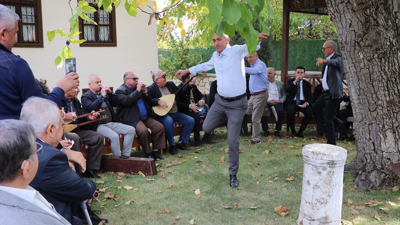 Burdur'da Yöresel Müzik Dinletisi