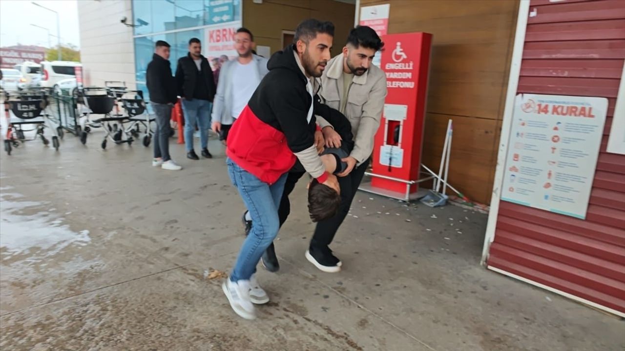 Bursa'da Dedesini Bıçaklayarak Yaralayan Genç Tutuklandı