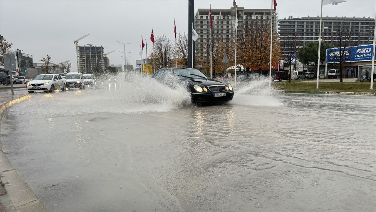 Bursa'da Şiddetli Yağış ve Lodos Sonrası Taşkınlar