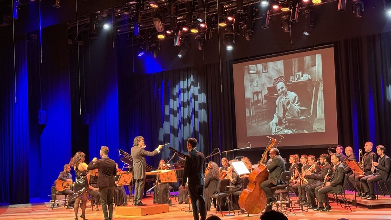 Cemal Reşit Rey'in Arşivi Dijitalleştiriliyor