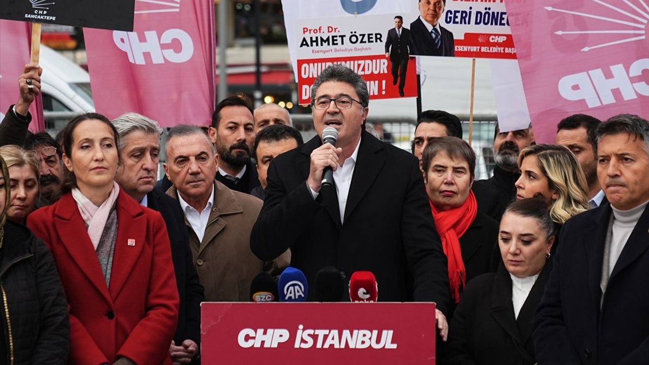 CHP Esenyurt'ta Protestolarına Devam Ediyor