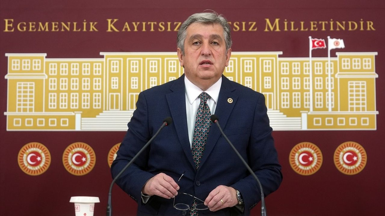 CHP'li Murat Çan, Hekim Kontenjanlarındaki Orantısızlığa Dikkat Çekti