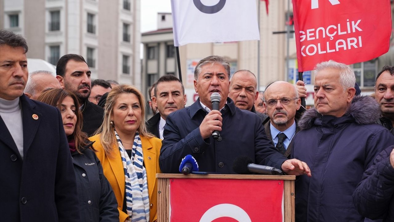 CHP'nin Esenyurt'taki Protestoları Devam Ediyor