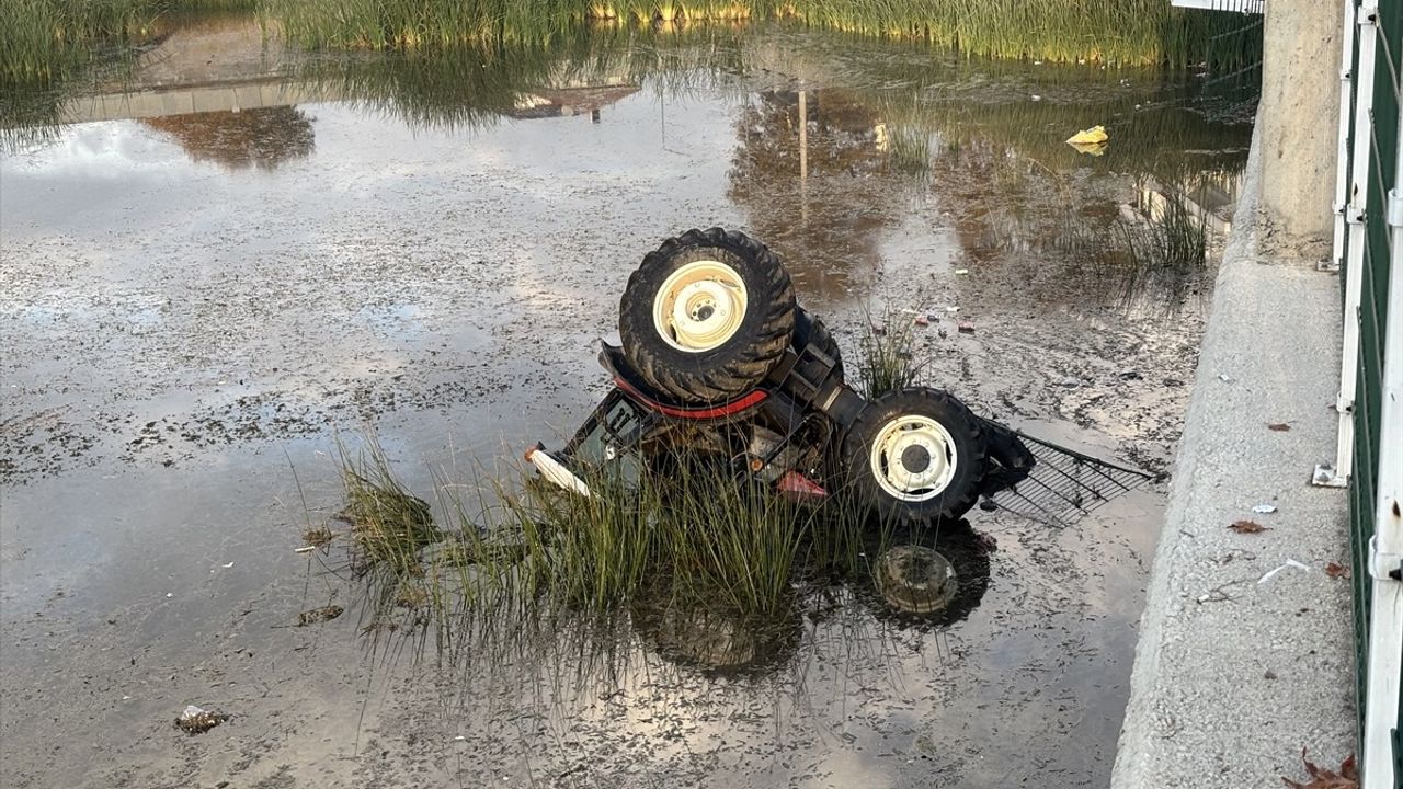 Çorum'da Kızılırmak Nehri'ne Düşen Traktör Sürücüsü Yaralandı