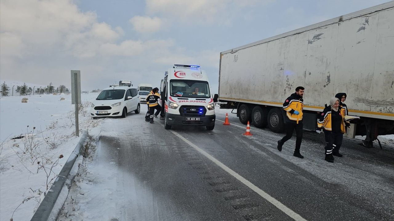 Çorum'da Zincirleme Trafik Kazası: 10 Yaralı