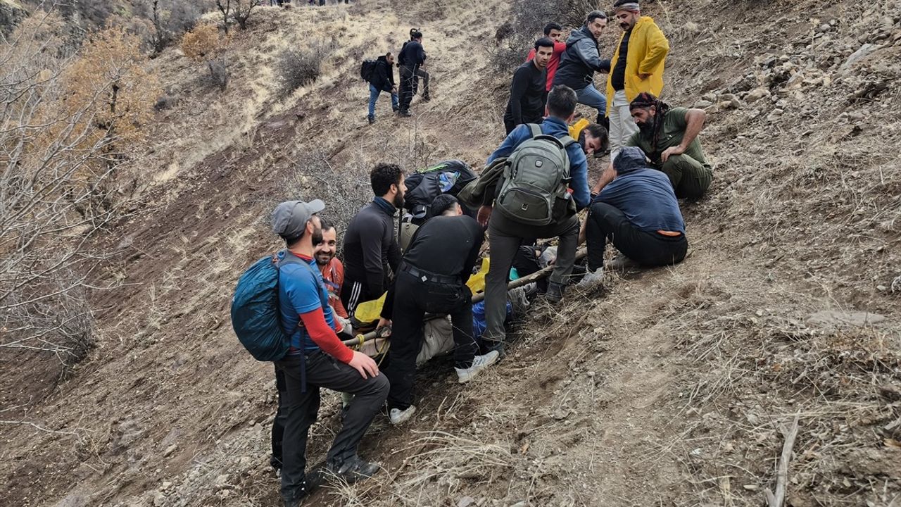 Dağcı Arkadaşını Kurtardı: Van'daki Tırmanış Kazası