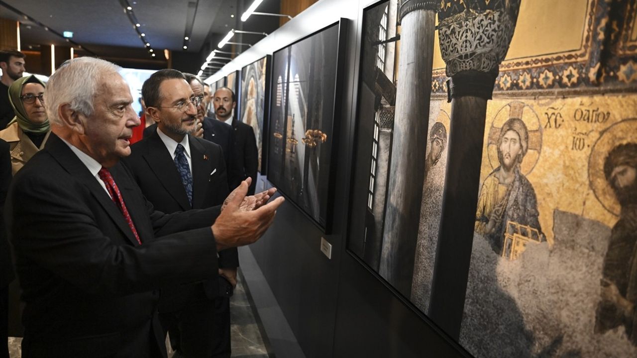 Dijital Dönüşüm ve Hakikat Mücadelesi: Fahrettin Altun'un Sempozyum Konuşması