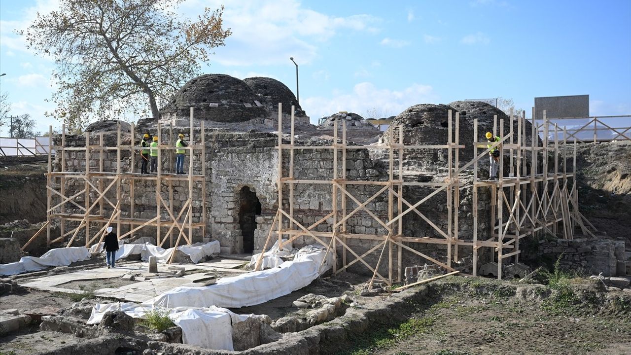 Edirne'deki 15. Yüzyıl Gazi Mihal Hamamı'nın Restorasyonu Devam Ediyor