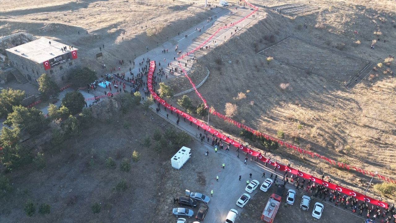 Erzurum'da Aziziye Destanı'na Saygı Yürüyüşü