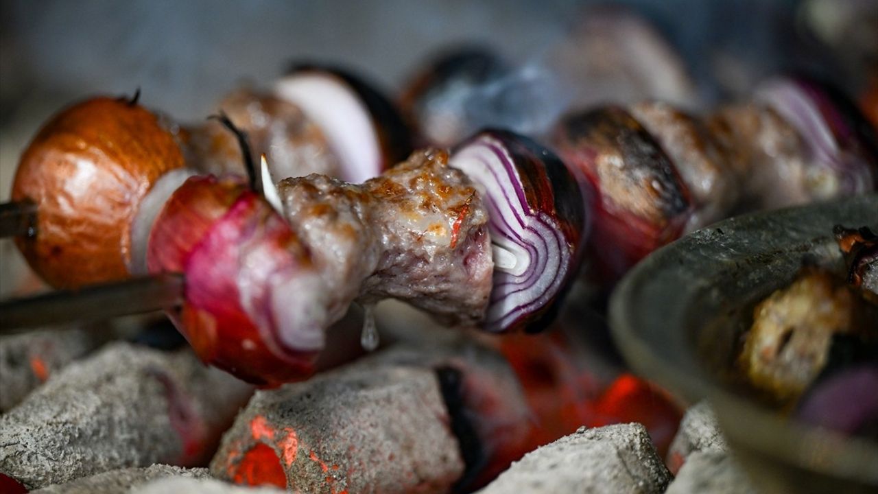 Gaziantep'in Kış Lezzetleri: Beyran ve Soğan Kebabı