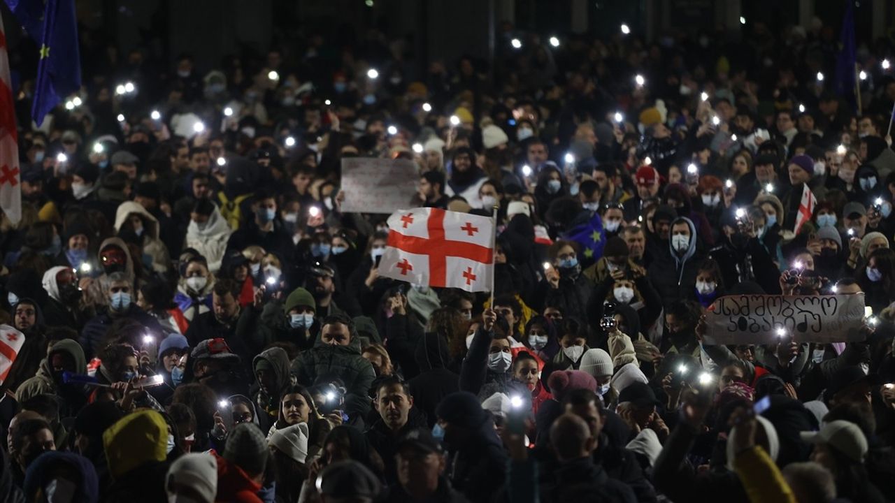 Gürcistan'da AB Müzakerelerine Protesto Devam Ediyor