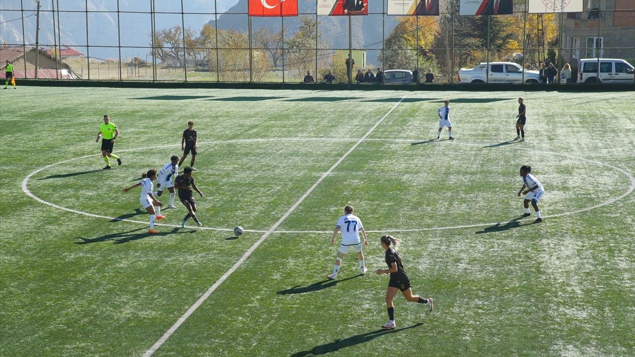 Hakkarigücü, Trabzonspor'u 3-0 Mağlup Etti