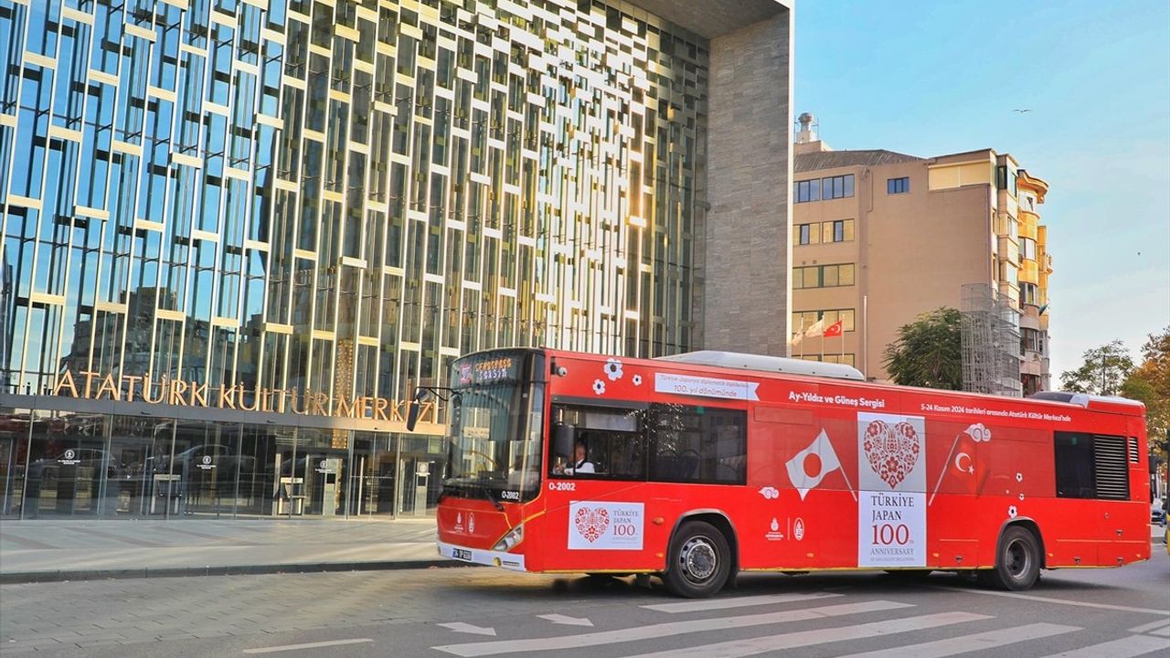 İETT'den Japonya-Türkiye İlişkilerine Özel Otobüs Hizmete Girdi