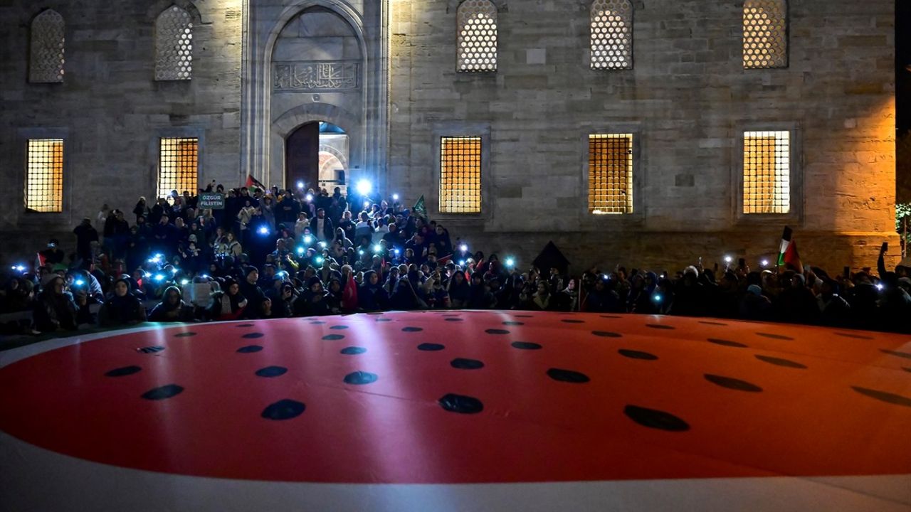 İstanbul'da Gazze Katliamlarına Karşı Sesli Protesto