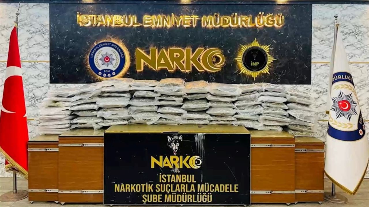 İstanbul'da Narkoçelik-44 Operasyonu: 3 Ton Uyuşturucu Ele Geçirildi