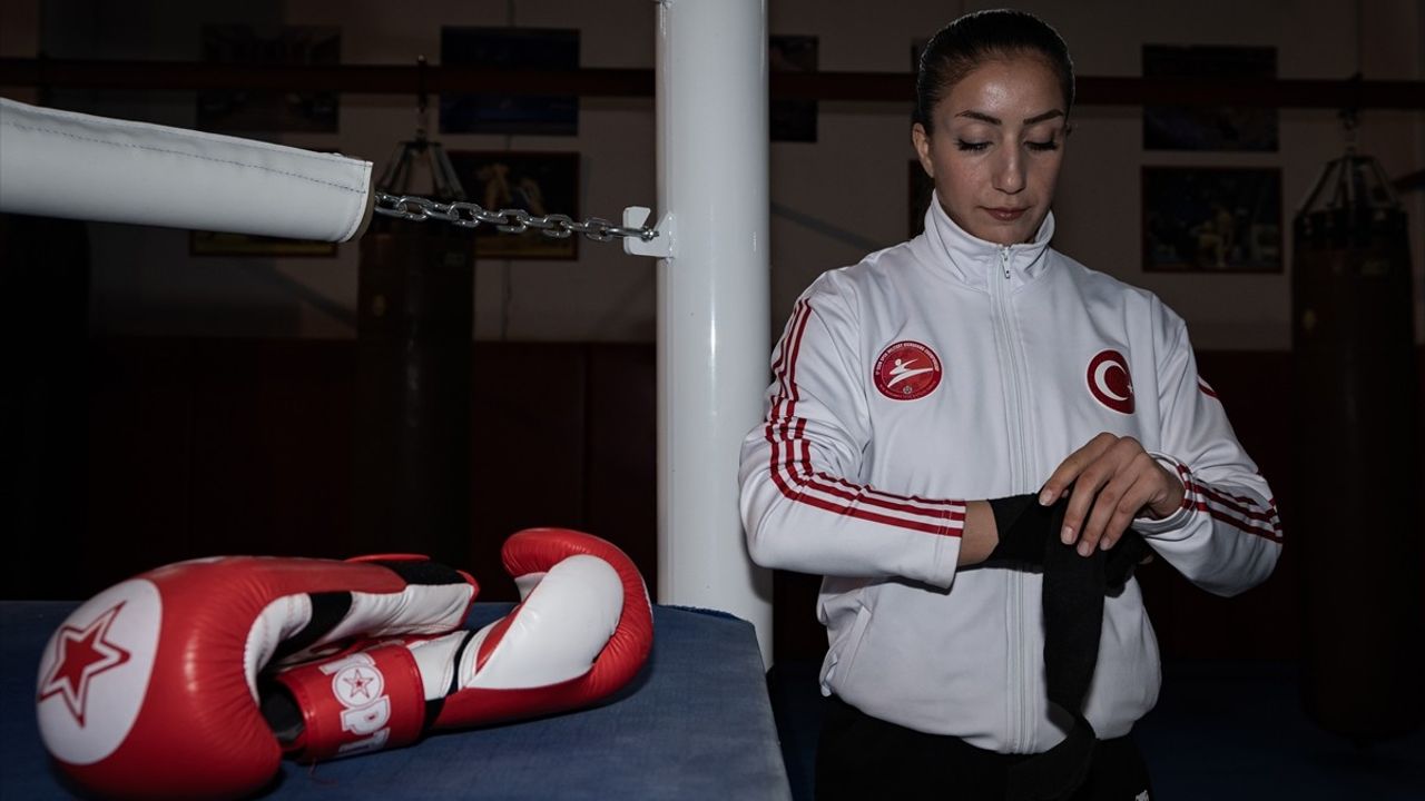 Kadın Subayların Avrupa Kick Boks Başarısı