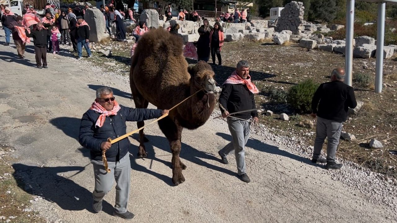 Kaş'ta Yörük Şenliği Coşkusu