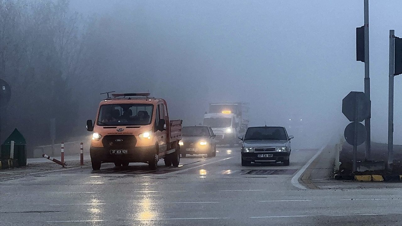 Kastamonu'da Sis Ulaşımı Zorlaştırdı