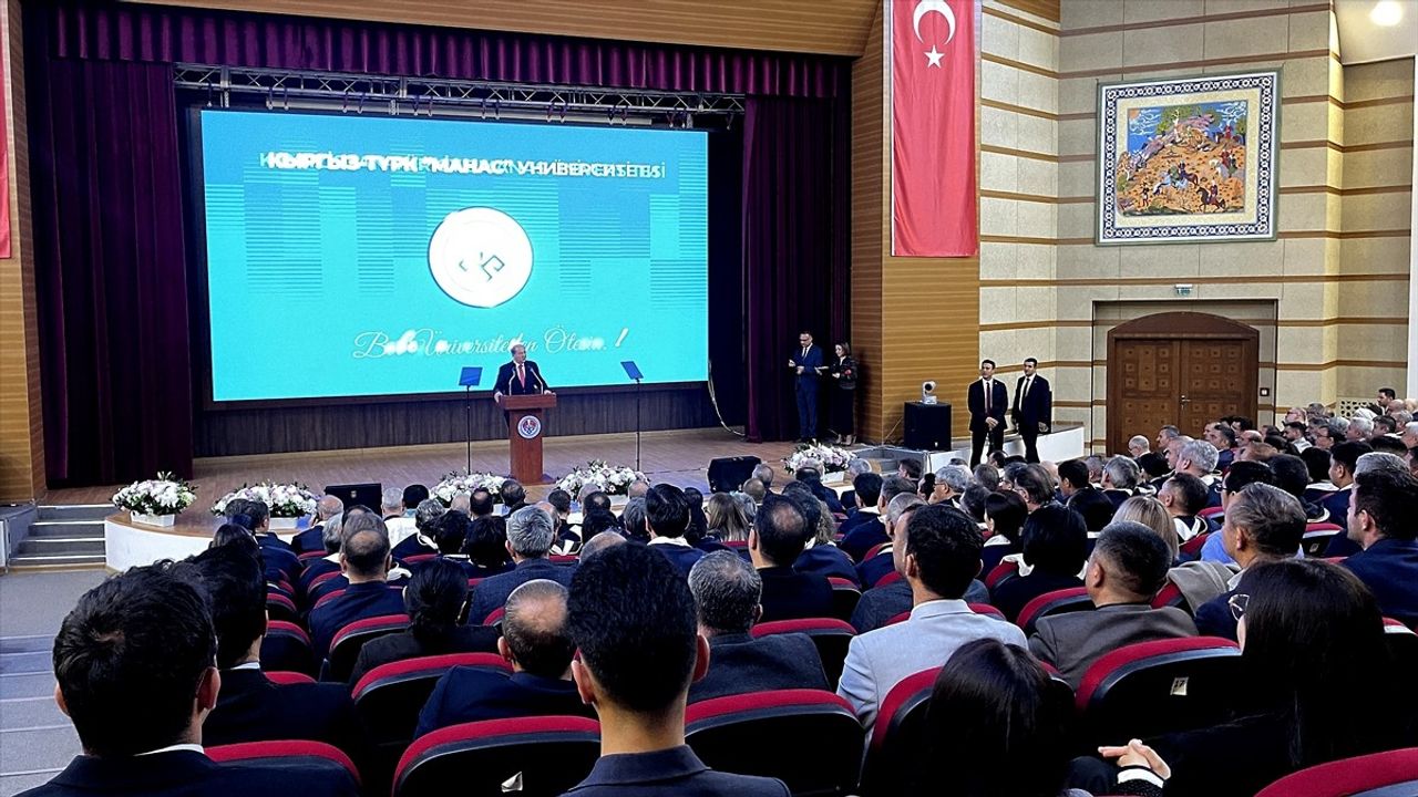 KKTC Cumhurbaşkanı Ersin Tatar, Kırgızistan-Türkiye Manas Üniversitesi'nde konuştu