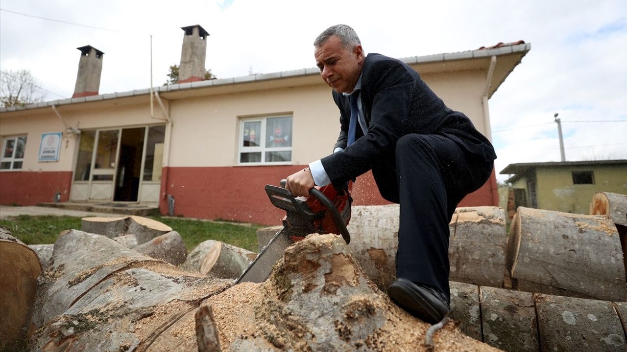 Köy Öğretmeni Muharrem Karabaş'ın Ihlamur İle Sıcak Karşılaması