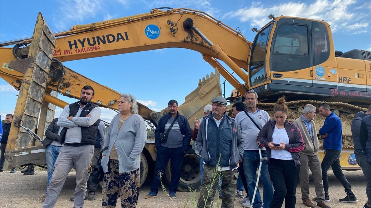 Kumköy Sahilinde Çardakların Yıkımına Başlandı